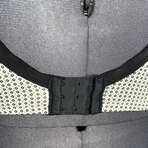 CACIQUE Boost Plunge Bra White/Black Lace 42C EUC - Picture 4 of 6